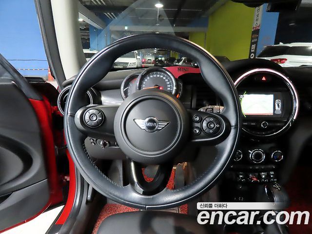 Mini Cooper 2018 — photo 16