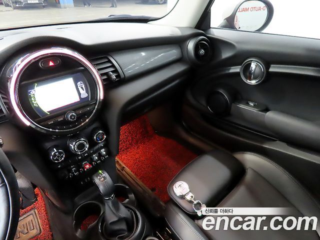 Mini Cooper 2018 — photo 17
