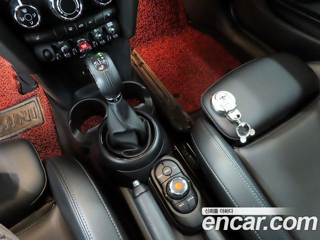 Mini Cooper 2018 — photo 19