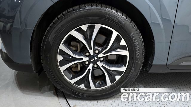 Kia Canival 2021 — photo 5