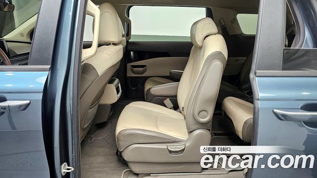 Kia Canival 2021 — photo 12