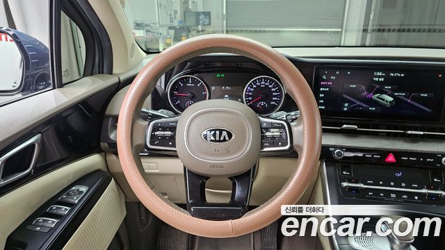 Kia Canival 2021 — photo 14