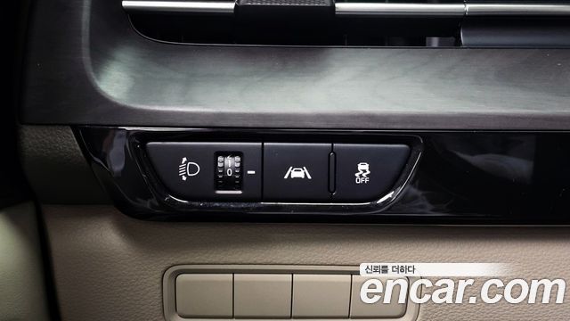 Kia Canival 2021 — photo 18