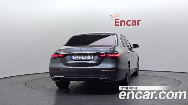 Mercedes-Benz E-Class 2021 — photo 4