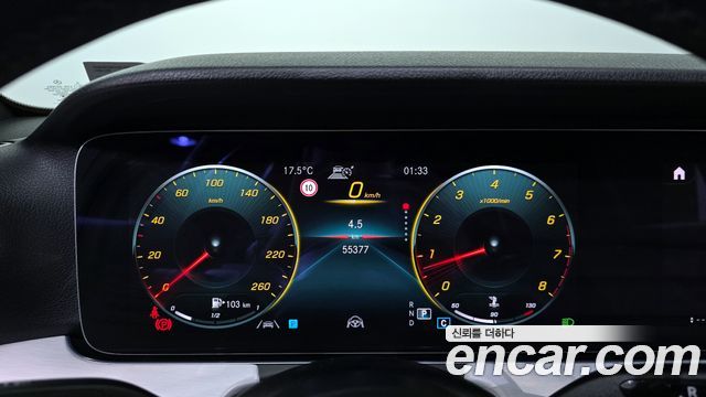 Mercedes-Benz E-Class 2021 — photo 8