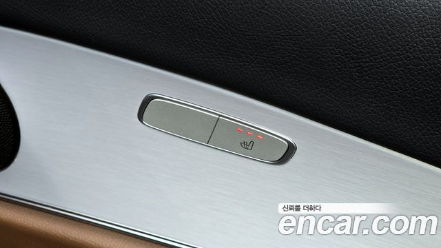 Mercedes-Benz E-Class 2021 — photo 18