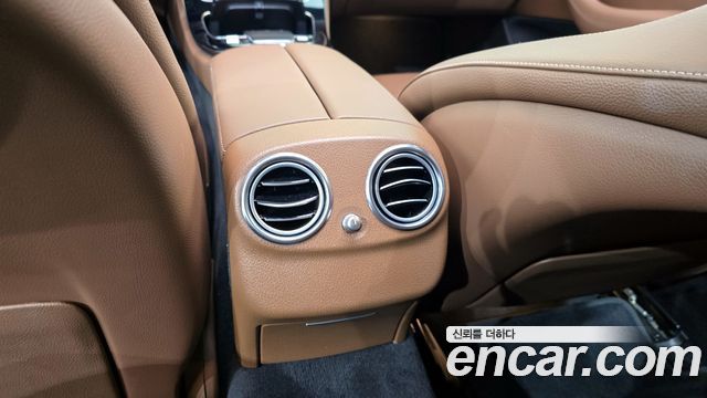 Mercedes-Benz E-Class 2021 — photo 19