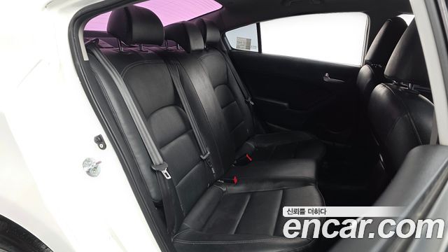 Kia K3 2013 — photo 12