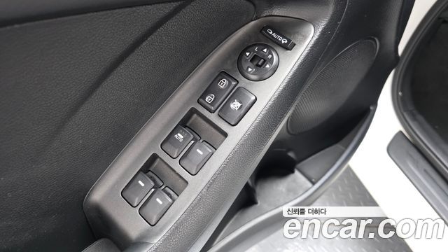 Kia K3 2013 — photo 19