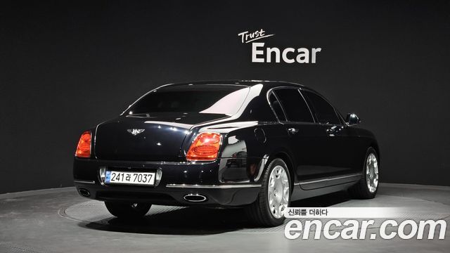 Bentley Flying Spur 2010 — photo 2