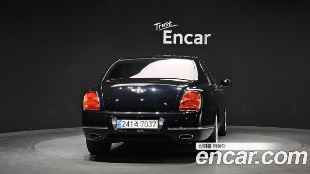 Bentley Flying Spur 2010 — photo 4