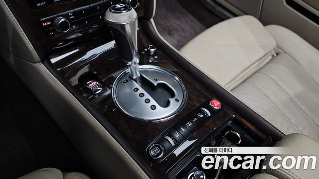 Bentley Flying Spur 2010 — photo 9