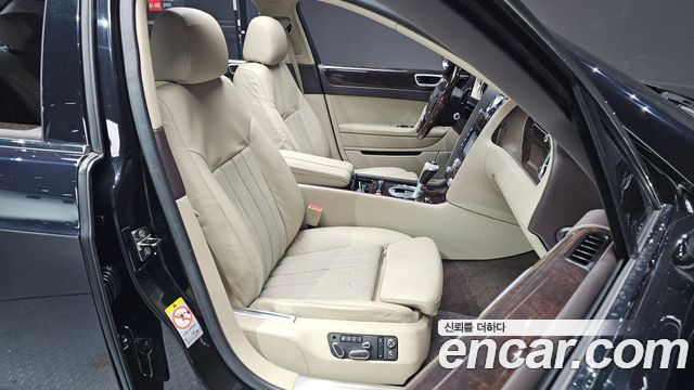 Bentley Flying Spur 2010 — photo 10