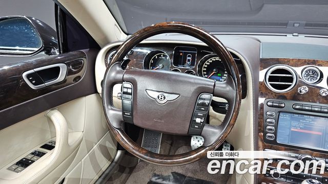 Bentley Flying Spur 2010 — photo 13