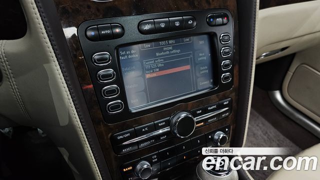 Bentley Flying Spur 2010 — photo 15