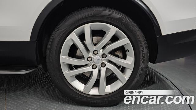 Land Rover Discovery 2017 — photo 5