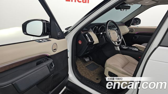 Land Rover Discovery 2017 — photo 11