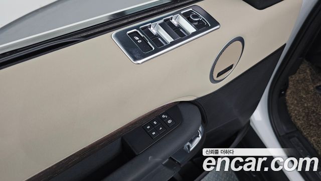 Land Rover Discovery 2017 — photo 18