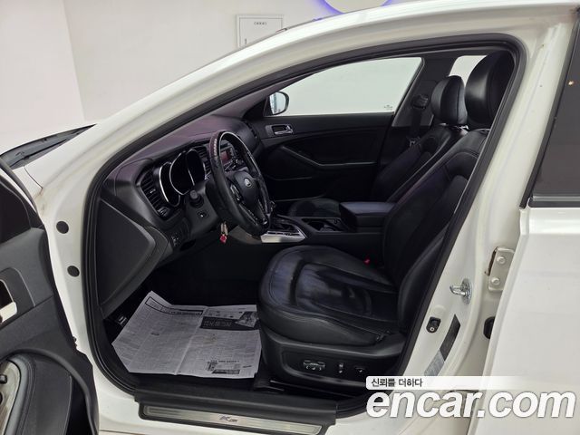 Kia K5 2011 — photo 11