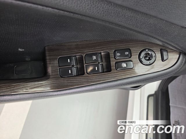 Kia K5 2011 — photo 12