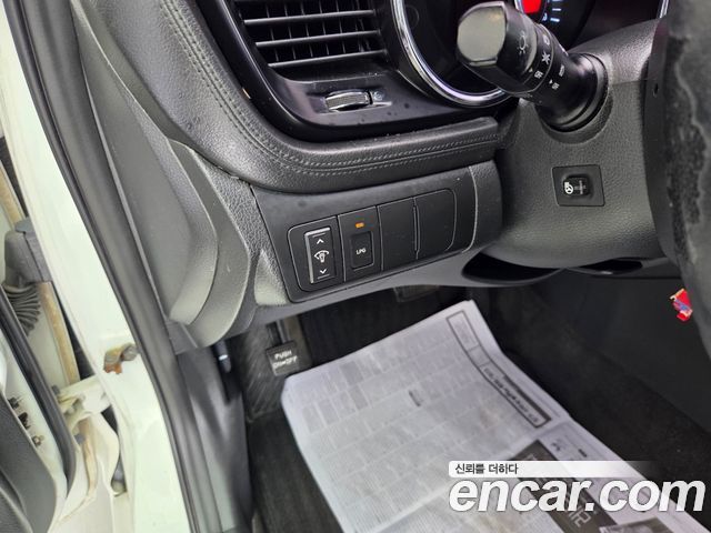 Kia K5 2011 — photo 13