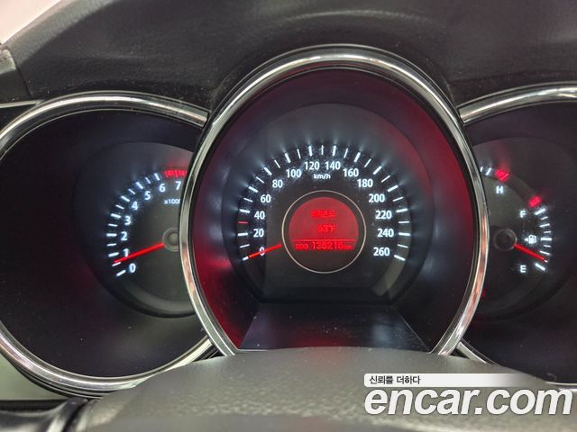 Kia K5 2011 — photo 15
