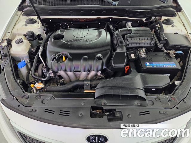 Kia K5 2011 — photo 18