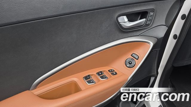 Hyundai Santafe 2016 — photo 17