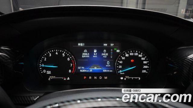 Ford Explorer 2020 — photo 8