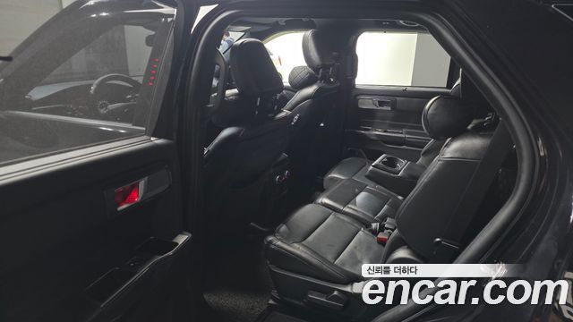 Ford Explorer 2020 — photo 11