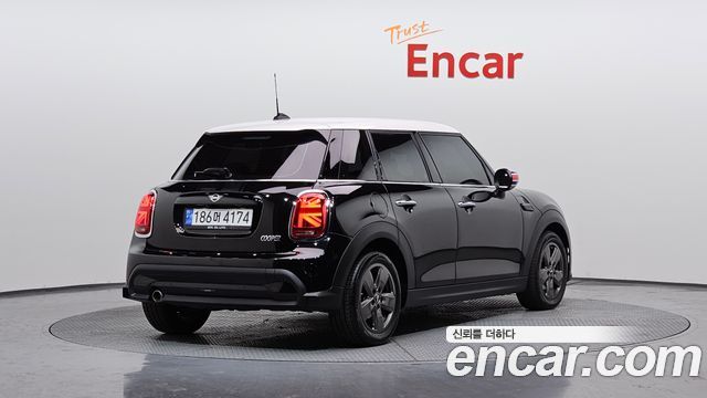 Mini Cooper 2022 — photo 2