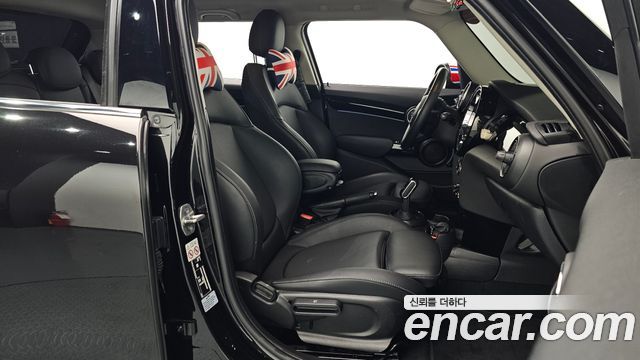 Mini Cooper 2022 — photo 10