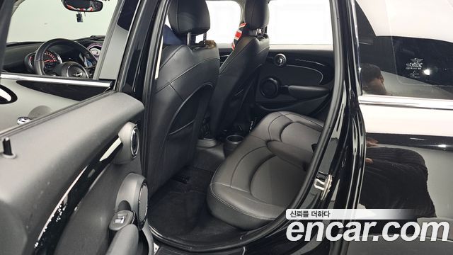 Mini Cooper 2022 — photo 12