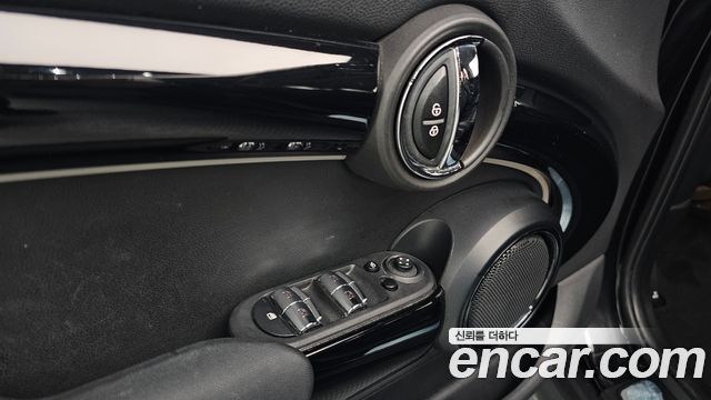 Mini Cooper 2022 — photo 17