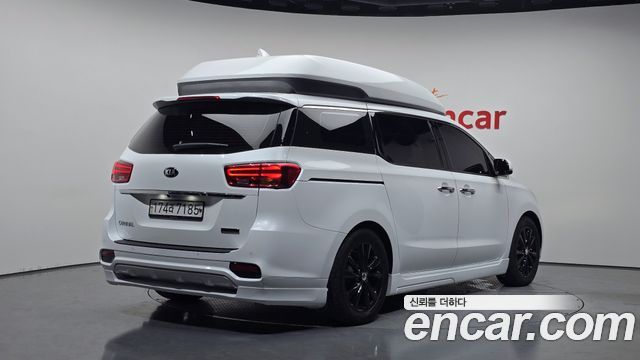 Kia Canival 2020 — photo 2