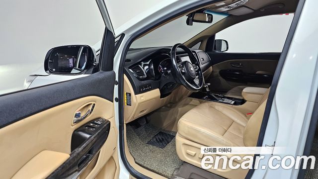 Kia Canival 2020 — photo 11