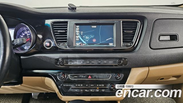 Kia Canival 2020 — photo 15