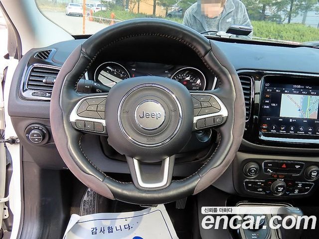 Jeep Compass 2019 — photo 8