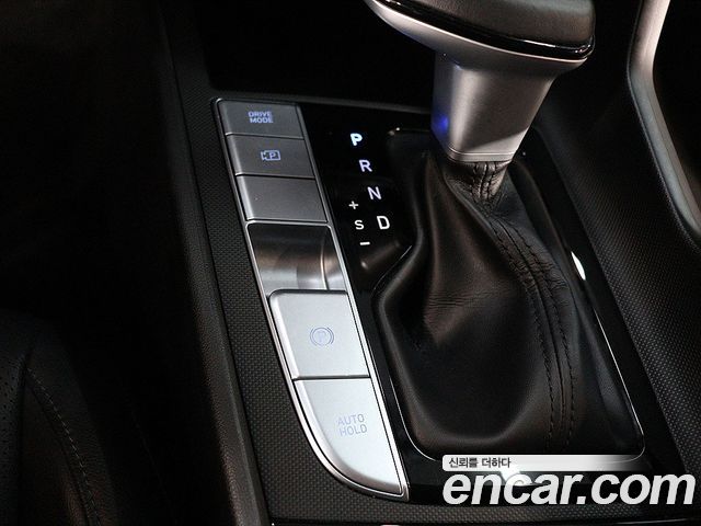 Hyundai AVANTE 2021 — photo 16
