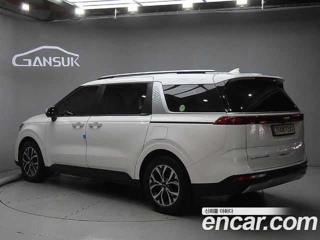 Kia Canival 2021 — photo 2