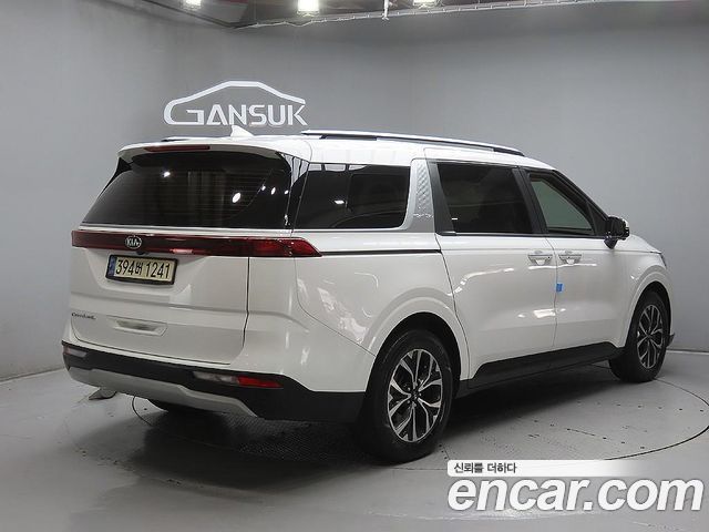 Kia Canival 2021 — photo 4