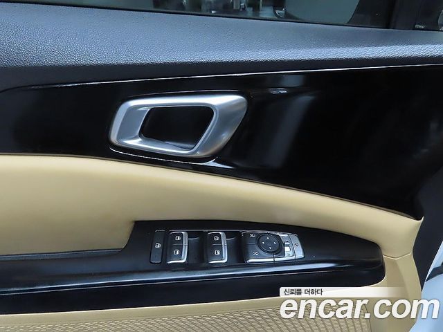 Kia Canival 2021 — photo 12
