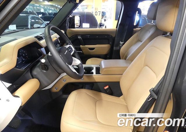 Land Rover Defender 2025 — photo 10