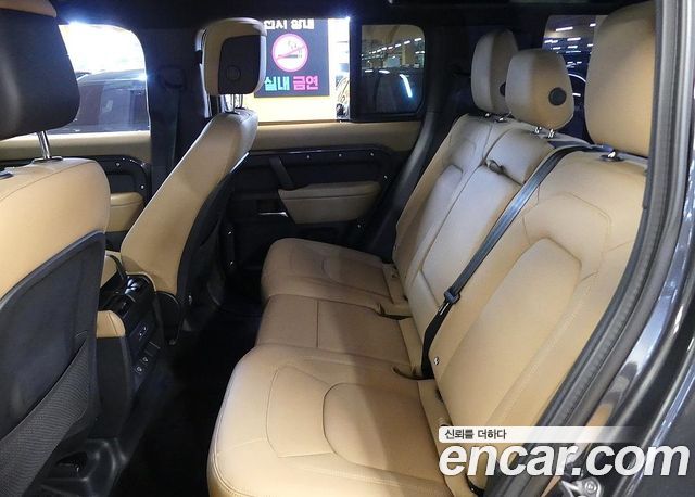 Land Rover Defender 2025 — photo 17