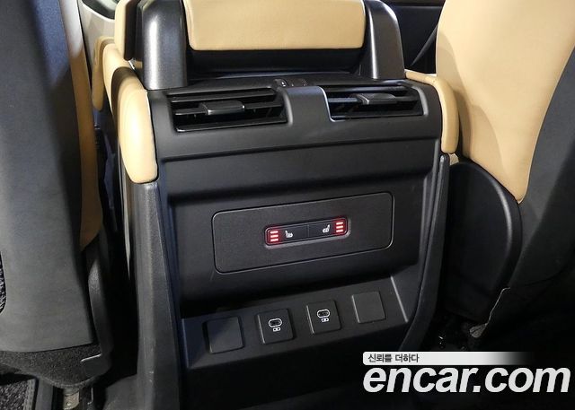Land Rover Defender 2025 — photo 18