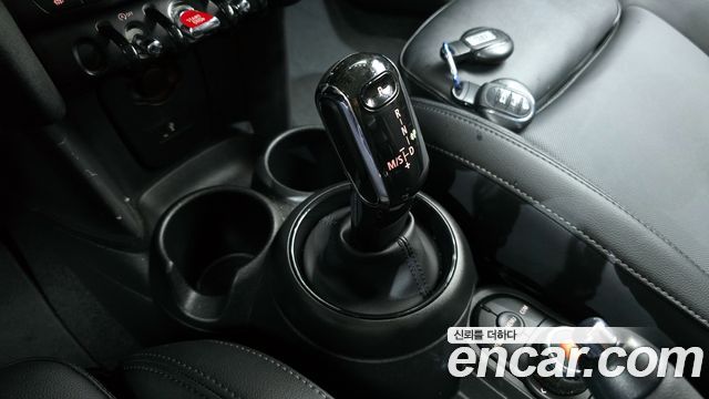 Mini Cooper 2021 — photo 9