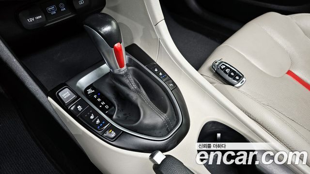 Hyundai Veloster 2020 — photo 9