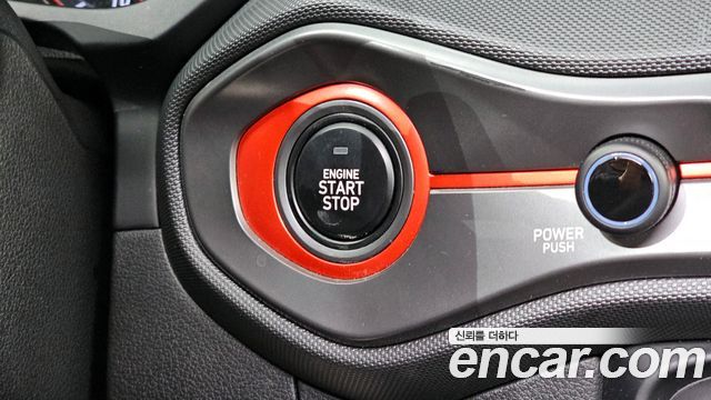 Hyundai Veloster 2020 — photo 17
