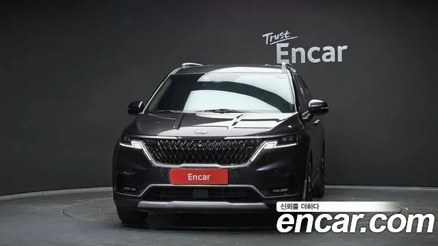 Kia Canival 2021 — photo 3