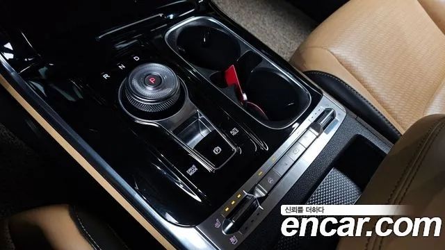 Kia Canival 2021 — photo 9